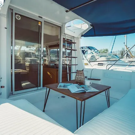 Hotel na wodzie No Limit Charter Bateau Avec Parking Prive Proche Centre-ville Rouen
