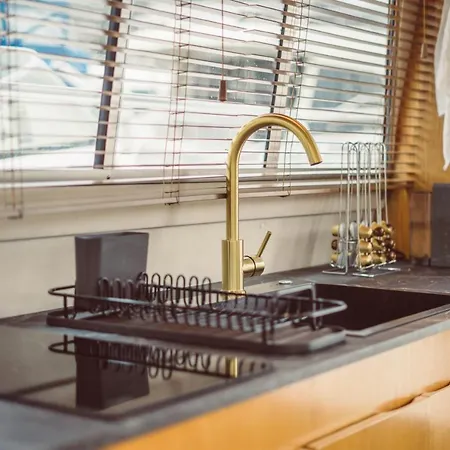 船上ホテル No Limit Charter Bateau Avec Parking Prive Proche Centre-ville