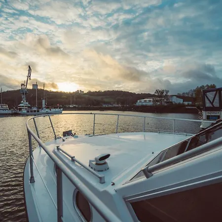Hotel na wodzie No Limit Charter Bateau Avec Parking Prive Proche Centre-ville