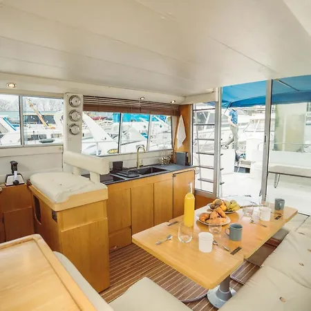 Hotel na wodzie No Limit Charter Bateau Avec Parking Prive Proche Centre-ville