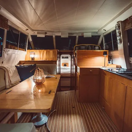 船上ホテル No Limit Charter Bateau Avec Parking Prive Proche Centre-ville