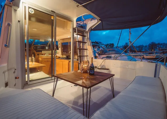 Botel No Limit Charter Bateau Avec Parking Prive Proche Centre-ville *