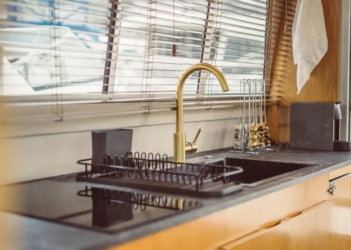 Botel No Limit Charter Bateau Avec Parking Prive Proche Centre-ville