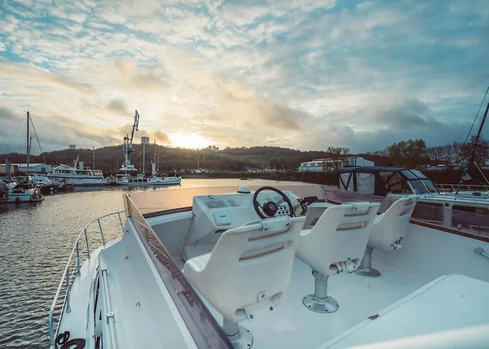 Botel No Limit Charter Bateau Avec Parking Prive Proche Centre-ville *