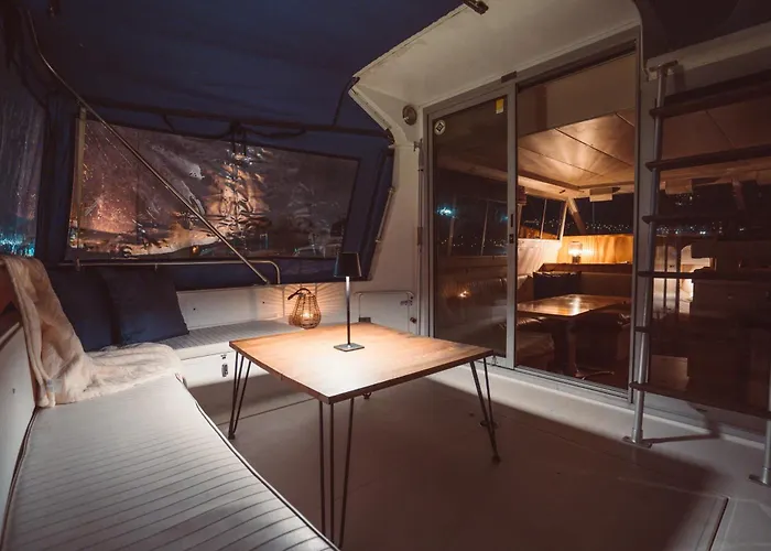 Hotel en barco No Limit Charter Bateau Avec Parking Prive Proche Centre-ville *